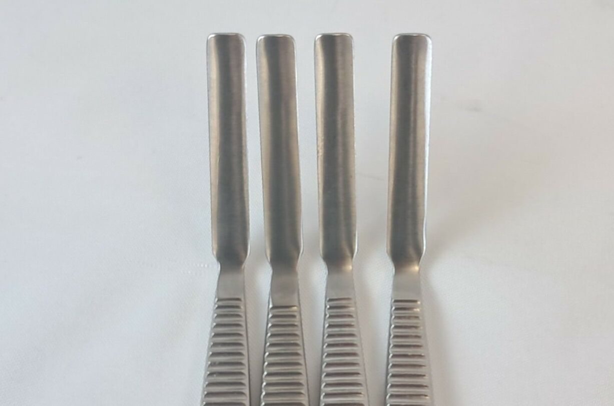 MILLENNIUM 12-501046X Lot of 4 Cloward Blade Retractors — photo 4