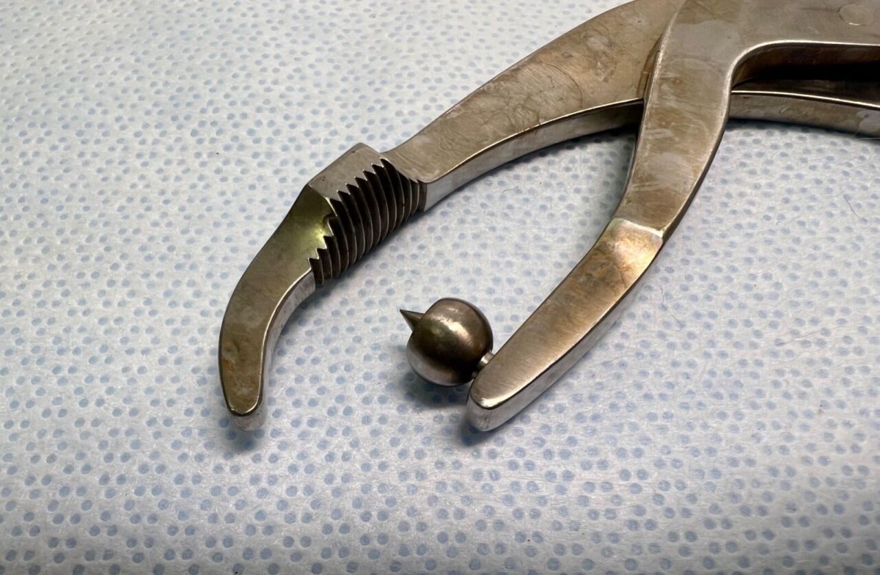 STRYKER 702937 BallSpike Size 1 Self-Centering Bone Forceps — photo 4