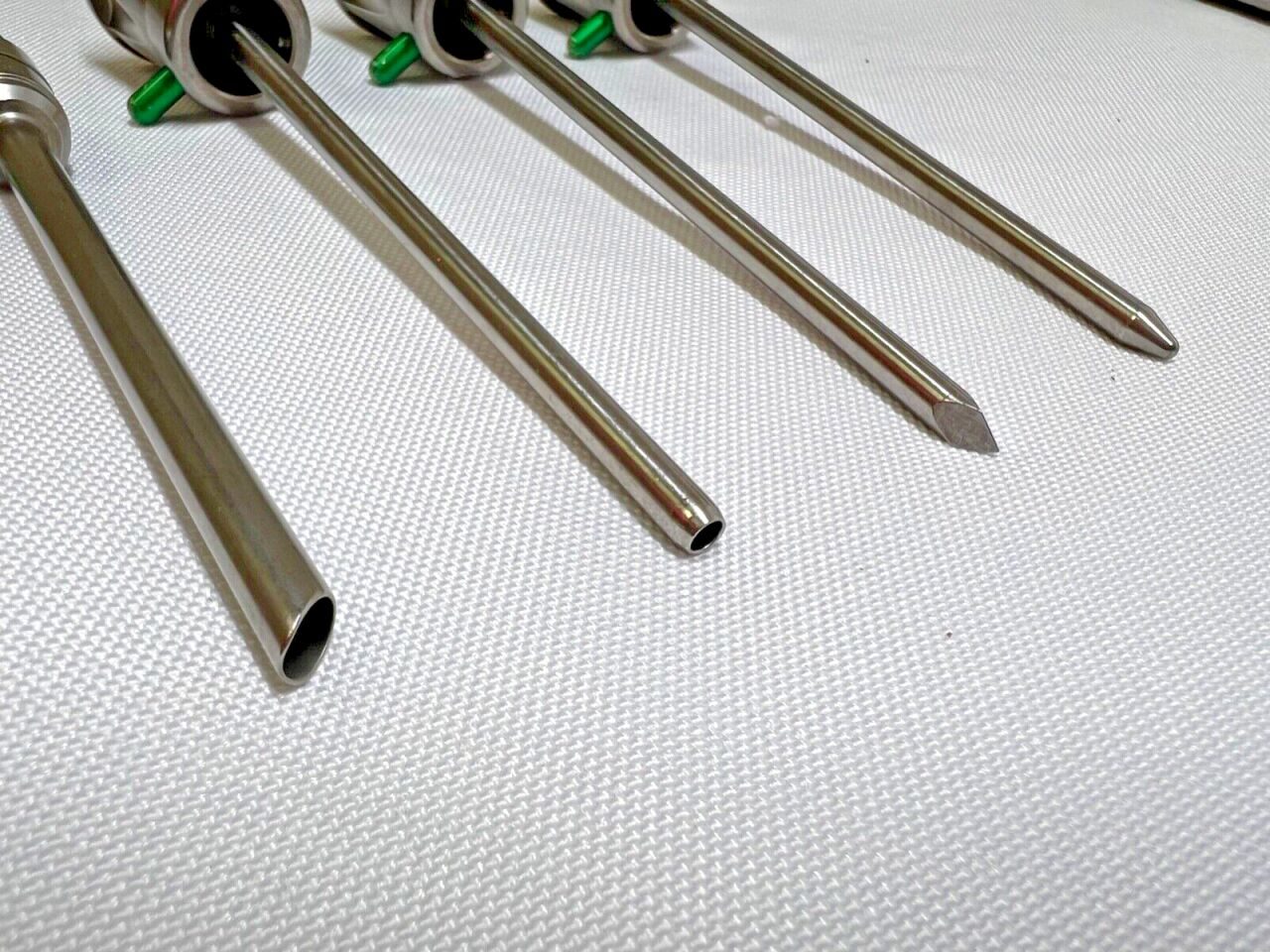 CONMED LINVATEC  Set Of 4 Straight 4.6mm Cutter Cannula & Obturators — photo 3