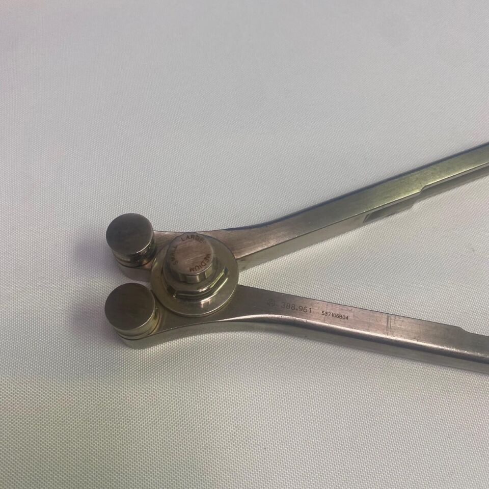 SYNTHES 388.961 Rod Bender w/ Bend Radius Adjustment — photo 3