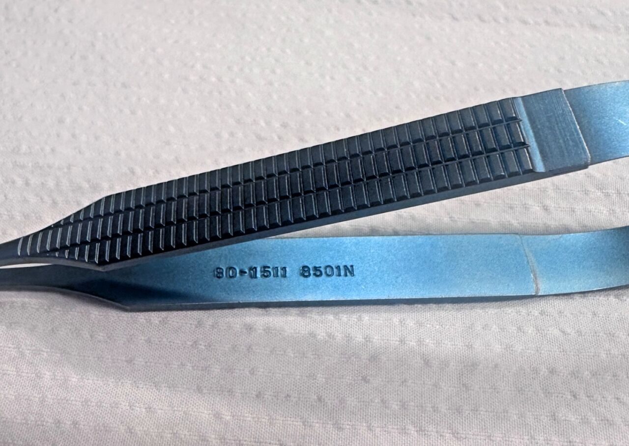CODMAN 80-1511 Titanium Malis Needle Holder 0.5mm Curved Tip Neuro Spine — photo 3