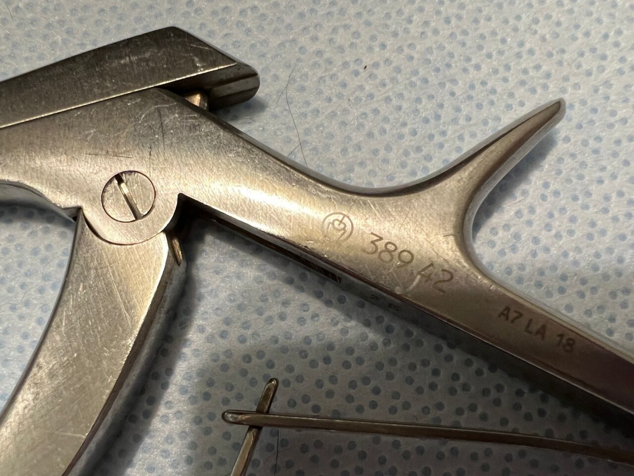 SYNTHES 389.42 Lamentectomy Rongeur Punch 2mm X 40deg UpBite X 13" — photo 3