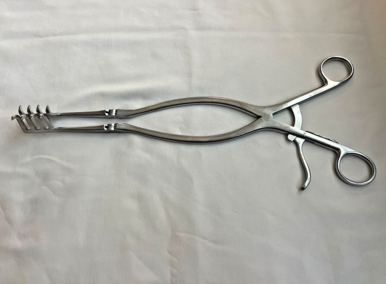 CODMAN 50-1165 Adson-Beckman Thyroid Retractor 4x4 Sharp Prongs — photo 1