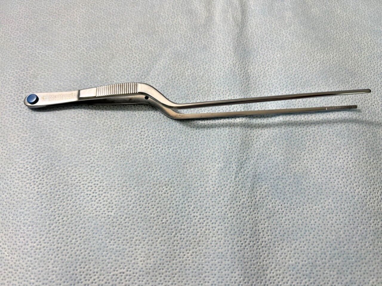 MEDTRONIC 907381 Sofamor Danek Bayoneted Forceps, Serrated Teeth, 8-1/2" — photo 2