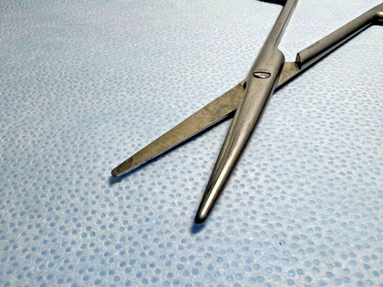 AESCULAP BC584R Mayo Dissecting Scissors — photo 2