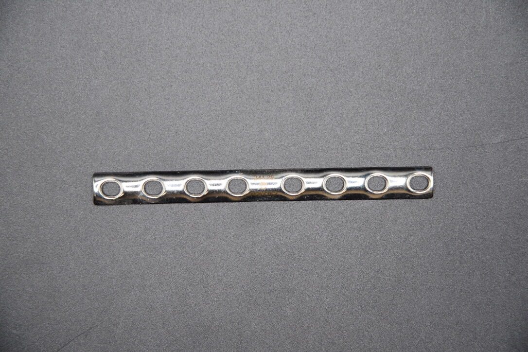 SYNTHES 241.38 One-Third Tubular Plate w/ Collar 8 Holes/97mm