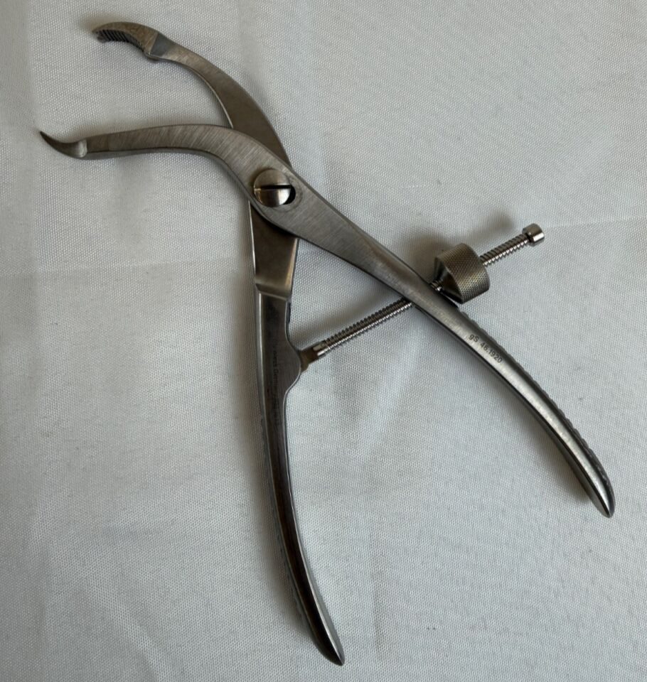 MILLENNIUM SURGICAL 46.192 Self Centering Bone Holding Forcep w/ Speed Lock 7.5" — photo 1