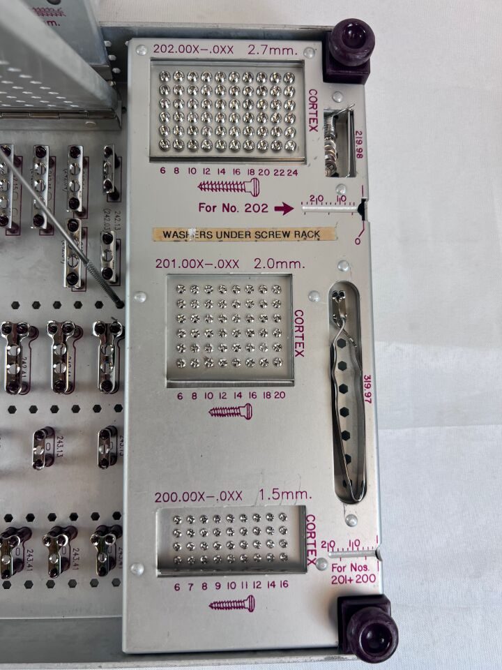 SYNTHES  Self-Tapping Mini Fragment Set — photo 3