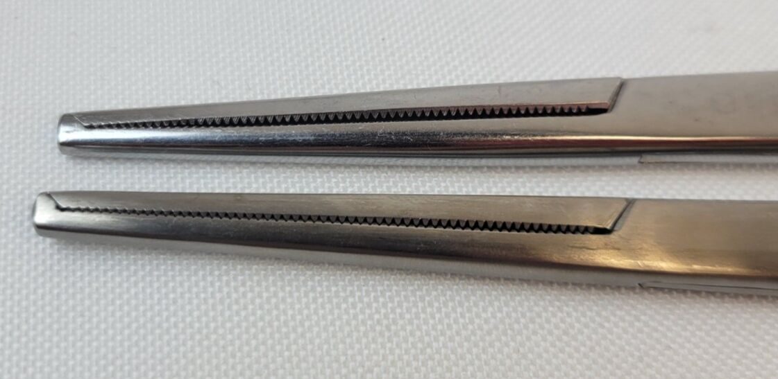 CODMAN  Set of 2 Rochester-Ochsner Forceps, Straight, 8" — photo 2