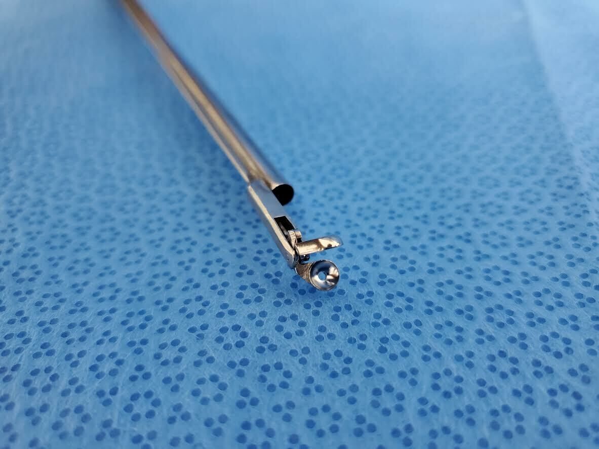 CIRCON ACMI E8213 Elite Rigid Optical Fenestrated Biopsy Cup Forceps — photo 5