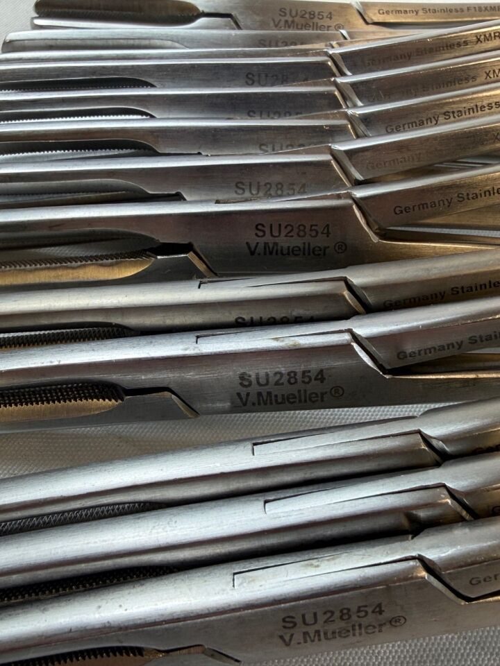 V. MUELLER SU2854 Straight Serrated Tube Clamps 7.5" - Set of 14 — photo 3