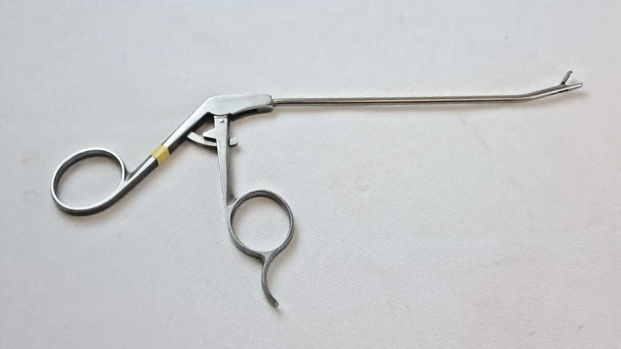CONMED LINVATEC 11.1632 Shutt Alligator Grasper 15deg Up 3.4mm