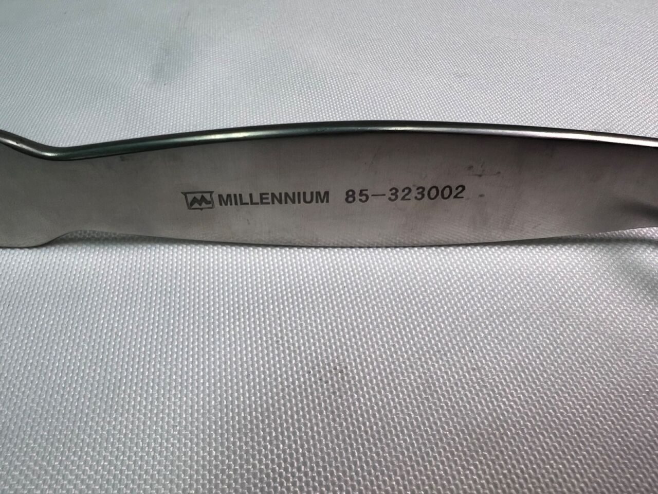 MILLENNIUM SURGICAL 85-323002 Intercondylar Notch Retractor Medium 10mm X 7.5in — photo 3