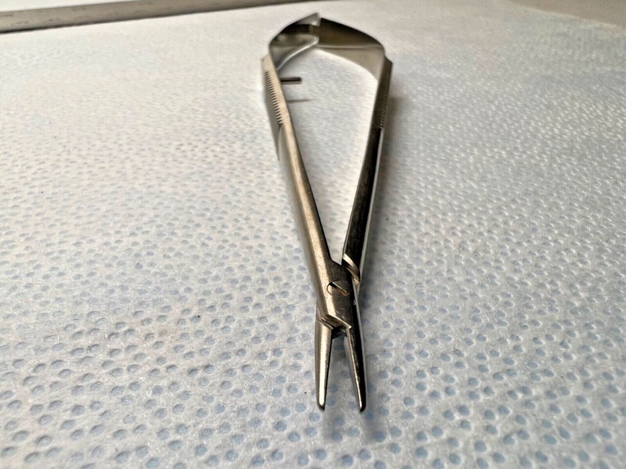 KATENA K6-1510 Castroviejo Straight Needle Holder 5-3/8" Length — photo 2