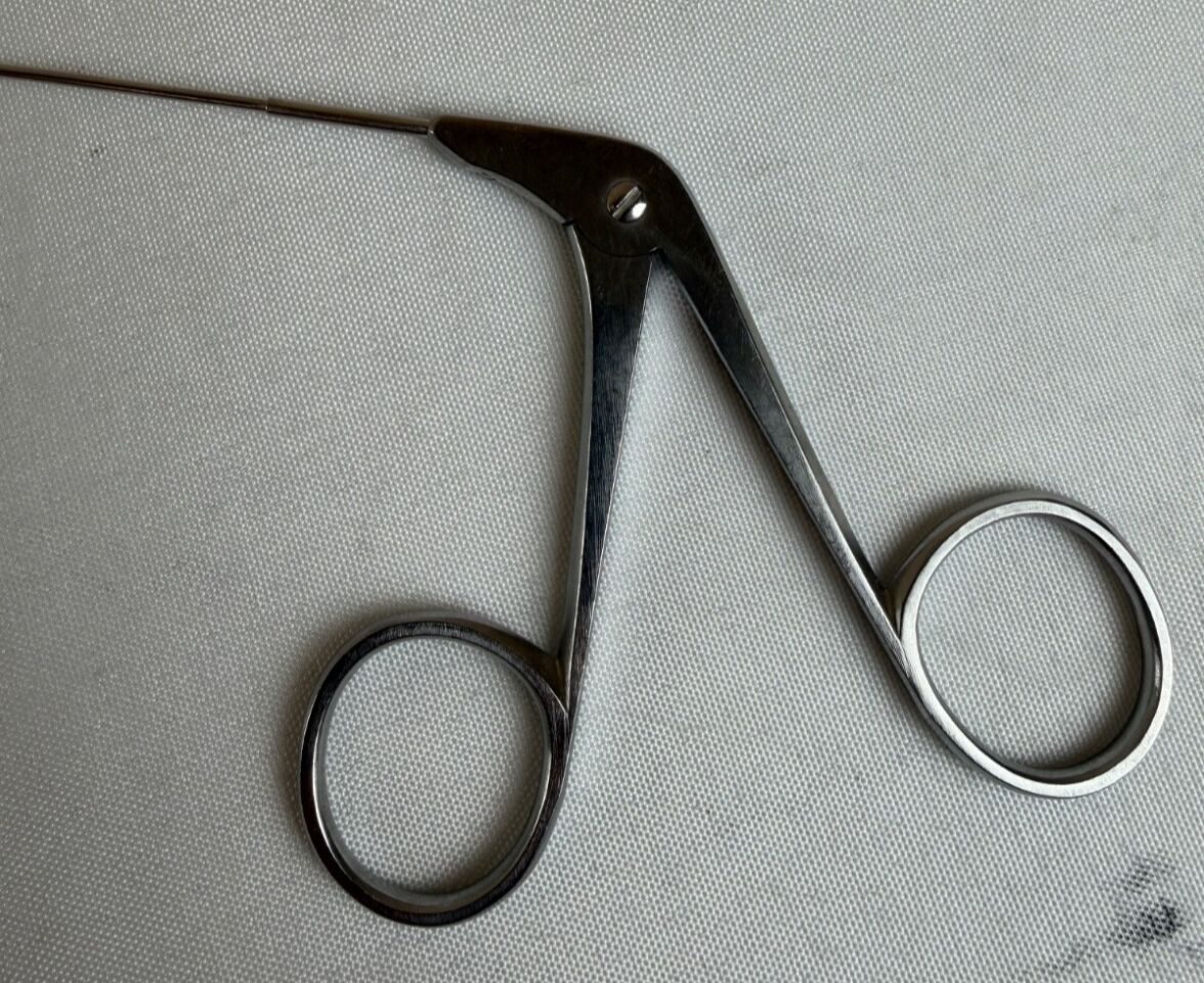 5Fr x 33cm Urology GYN Semi Rigid Single Action Grasping Forcep — photo 2
