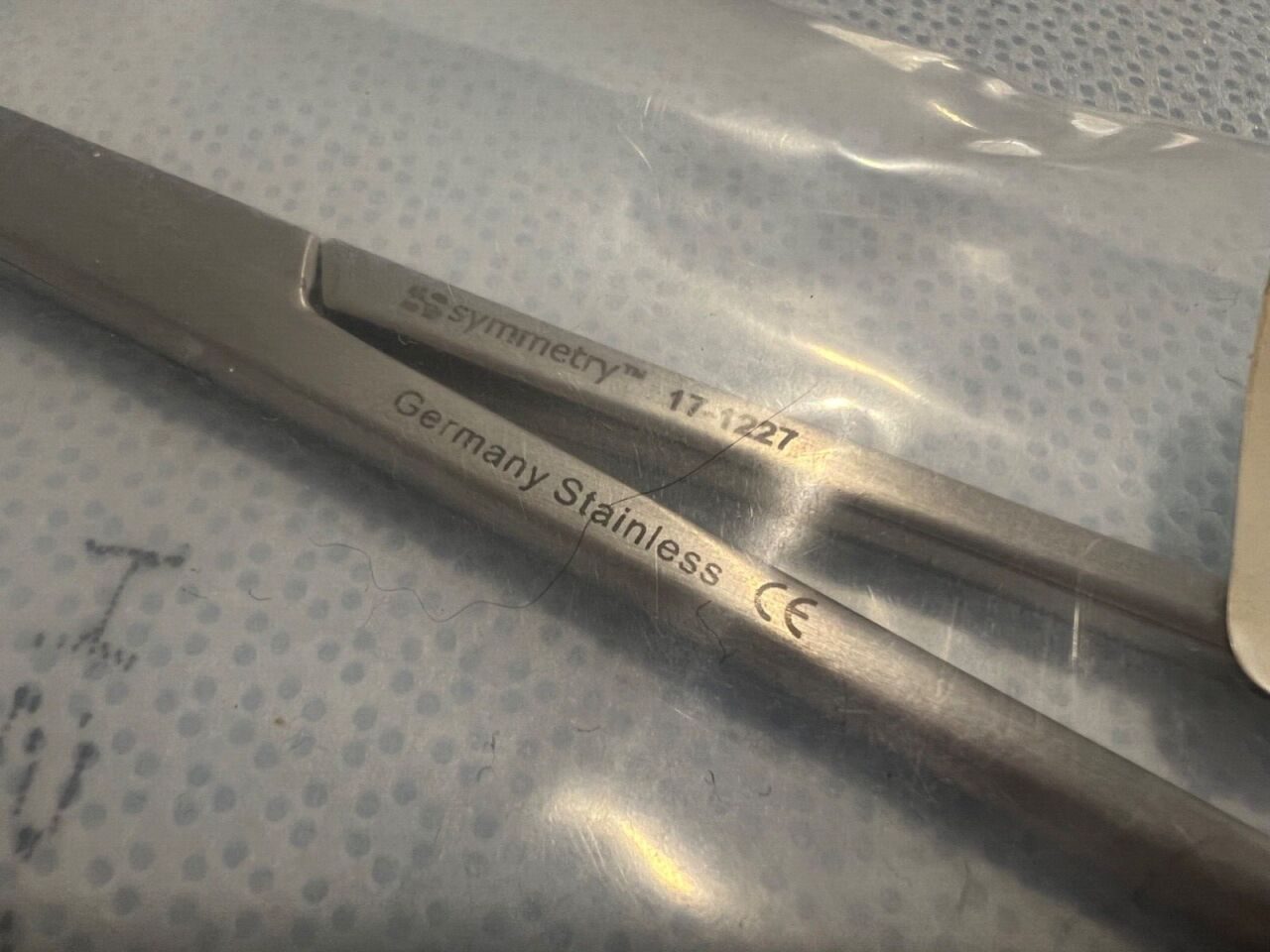 SYMMETRY SURGICAL 17-1227 Mixter Right Angled Forcep 10-3/4" Cross Serrated Jaws — photo 2