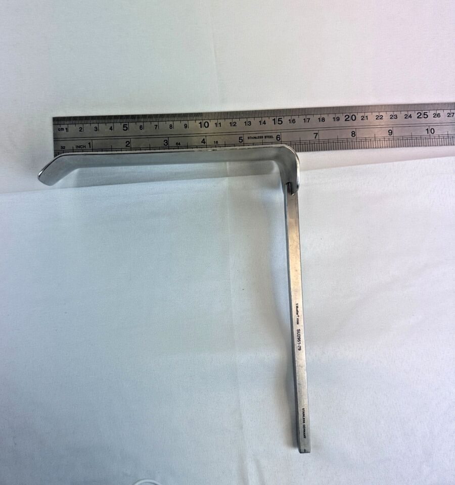 V. MUELLER SU2951-79 Book Walter Kelly Retractor Blades 2 X 6" Set of 2 — photo 6