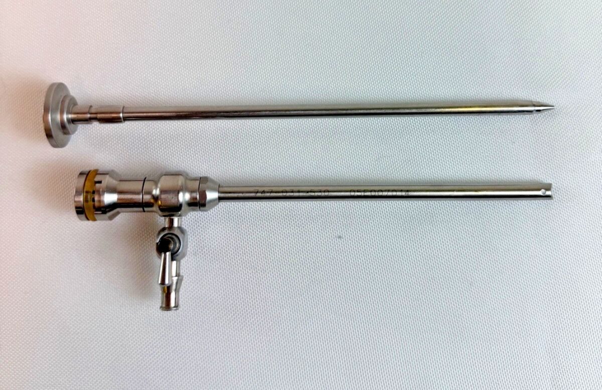 STRYKER 747-031-530 5.8mm Single Rotating Valve Arthroscopic Cannula & Obturator