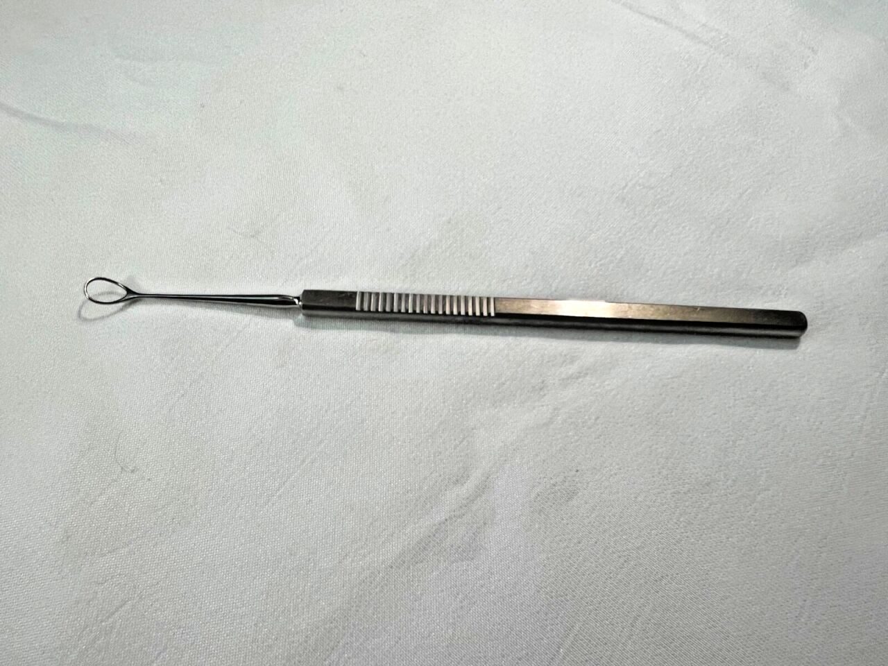 KARL STORZ E-648 Ophthalmic Lewis Lens Loop 6mm Wide X 7mm Long X 5.3" Length