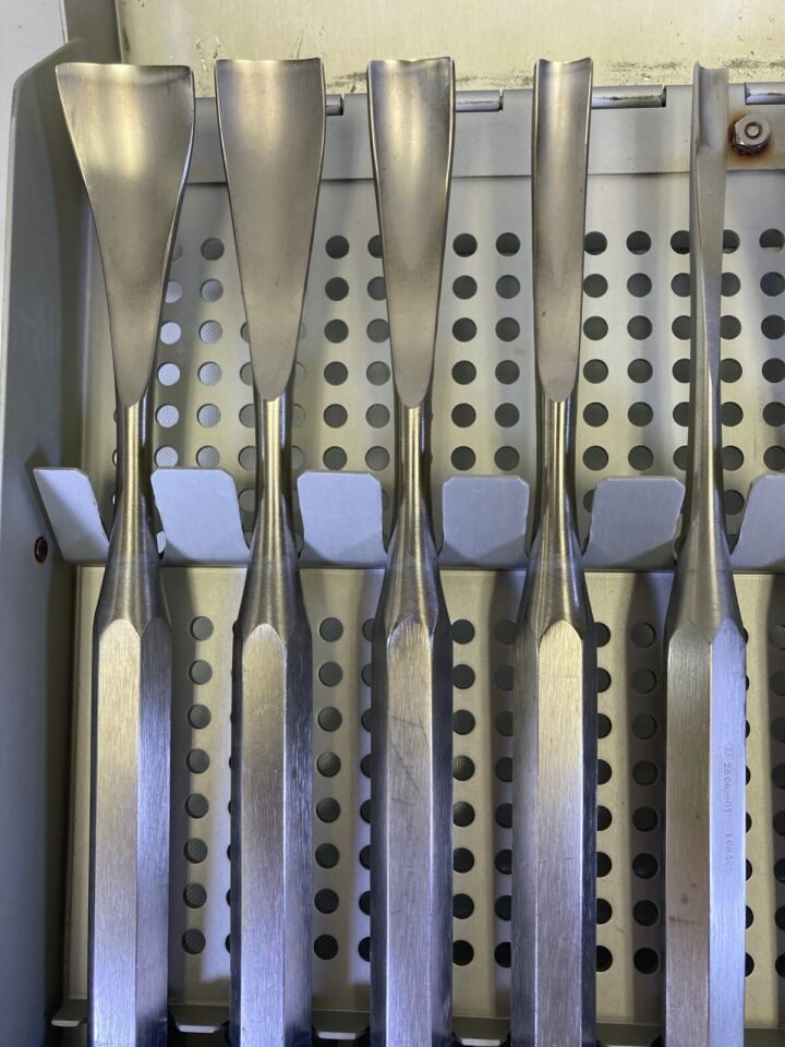 ZIMMER 1128-01 Set of 8 Ultra Cut Cobb Gouges Set w/ Sterilization Case — photo 3