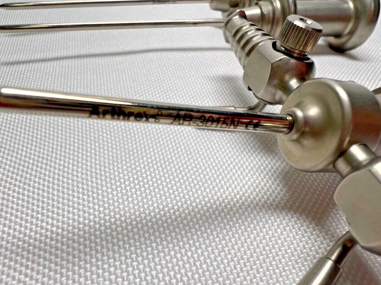 ARTHREX AR-3015N Small Joint Dual Valve 1.5" Cannula w/ Sharp & Blunt Obturators — photo 4