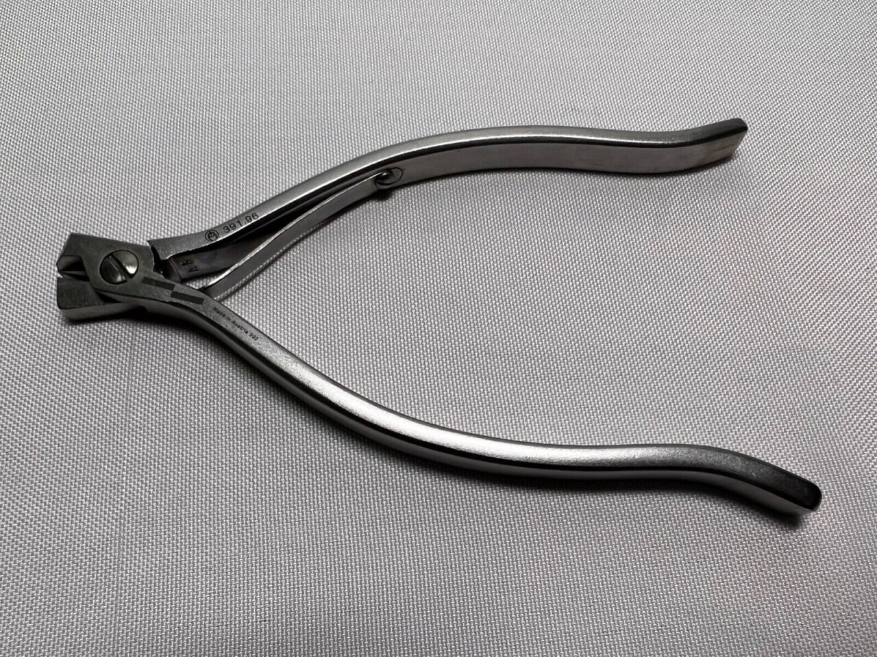 SYNTHES 391.96 Craniofacial Bending/Cutting Pliers