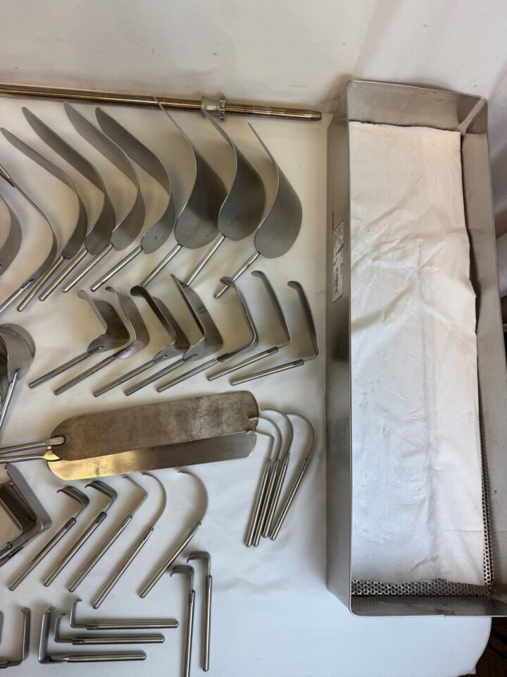 VARIOUS Automated Medical Iron Intern Octopus 72 Piece Automated Medical Iron Intern Octopus Single & Hydra Double Arm Retractor System w/ Trays — photo 7