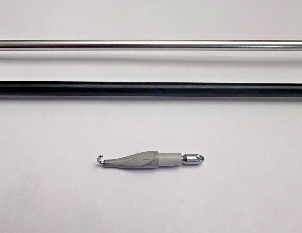 AESCULAP GK383R ADTEC Laparoscopic Monopolar J Hook Electrode 5mm X 42cm — photo 2
