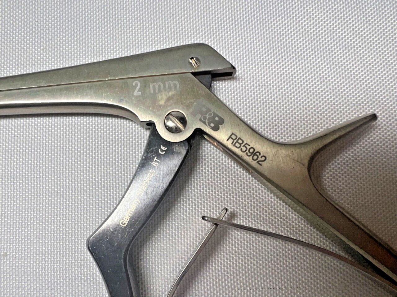 RUGGLES RB5962 Ultra-Coat Micro Kerrison Rongeur 2mm X 40deg UpBite X 9" — photo 5