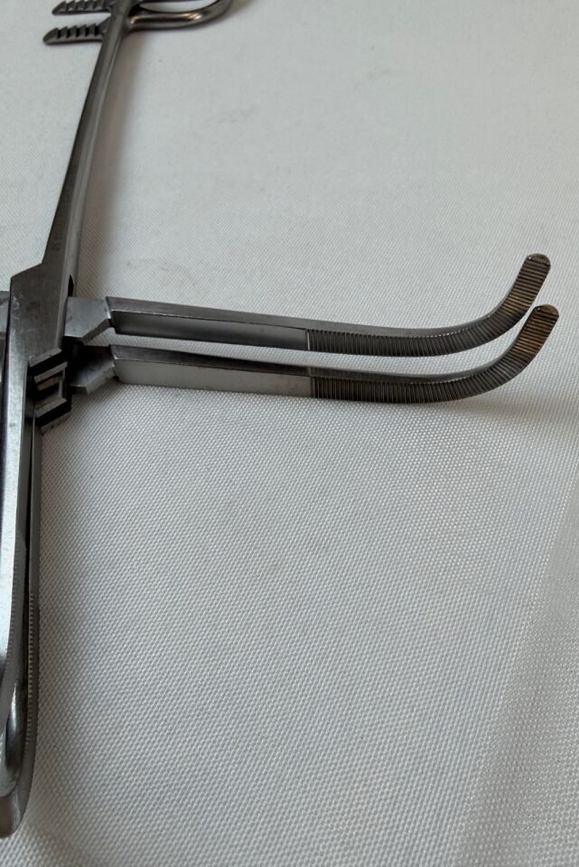 CODMAN 30-8073 Rumel Thoracic Forceps 9.25" Curved — photo 5