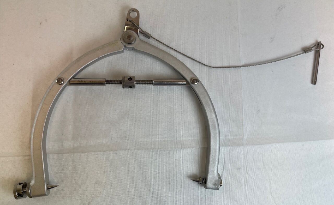CODMAN 66-1035 Skull Traction Tongs w/ Spring Loaded Pin