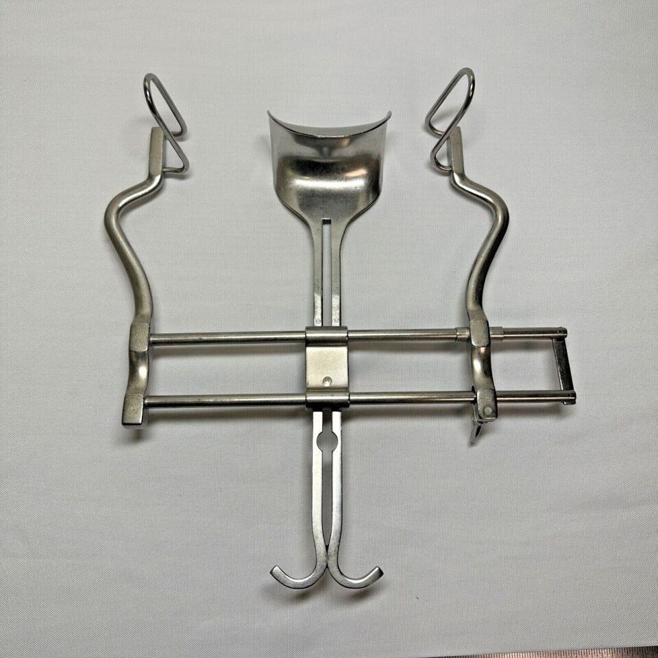 V. MUELLER  Balfour Abdominal Retractor With Center Blade — photo 1