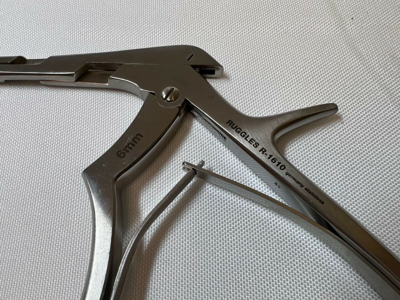 RUGGLES R-1610 Kerrison Rongeur 6mm x 90deg Down Bite — photo 3