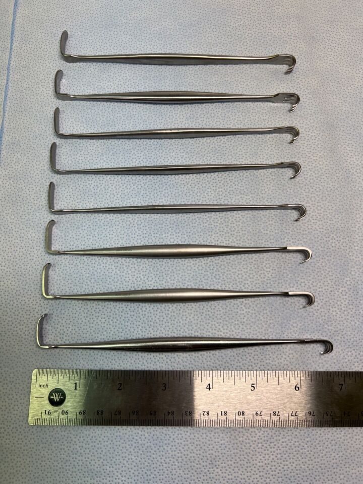 Lot of 8 Jarit / V. Mueller / SSI Double-Ended Senn Style Retractors — photo 4