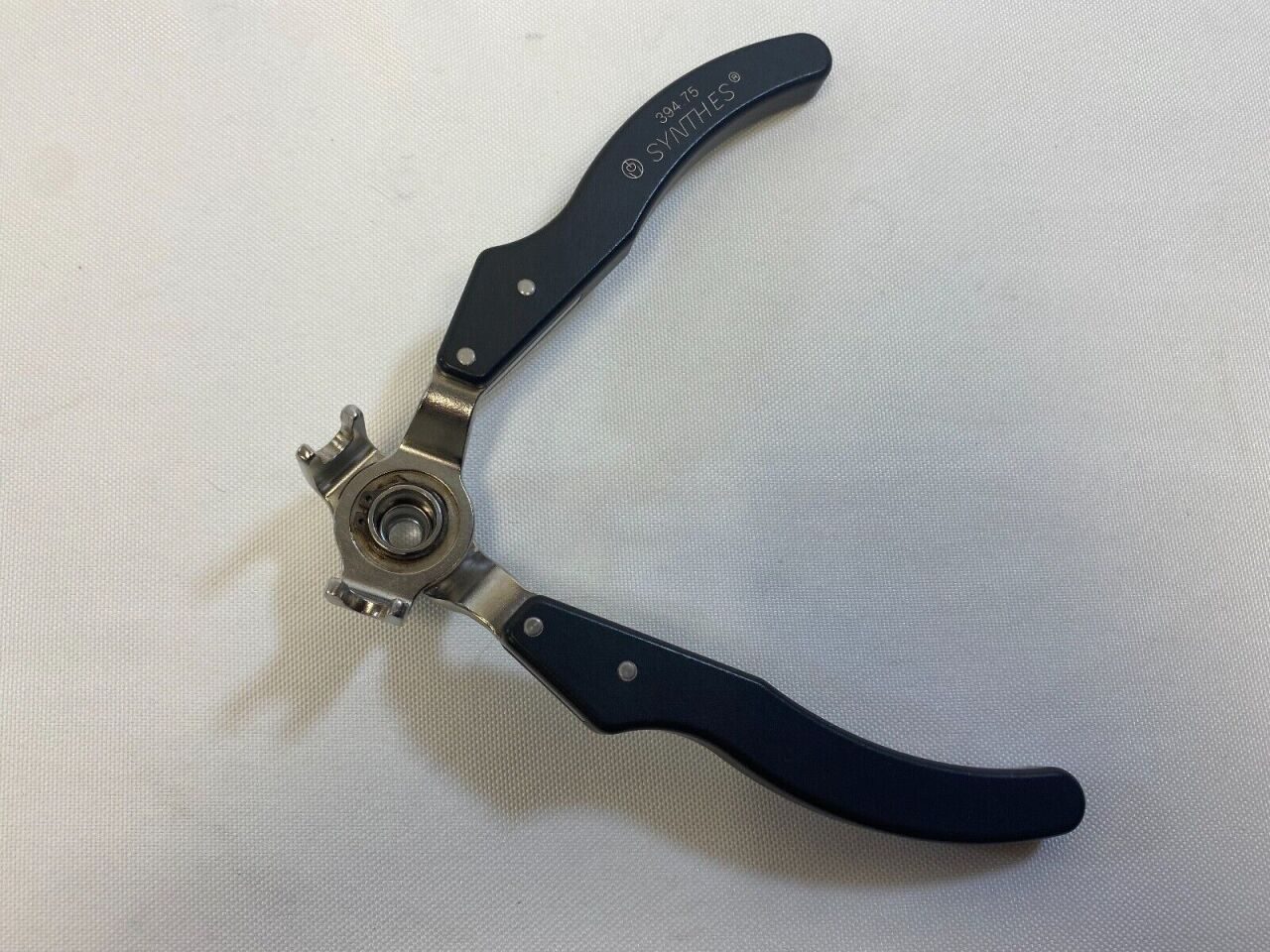 SYNTHES 394.75 Pinless Fixator Handle — photo 5