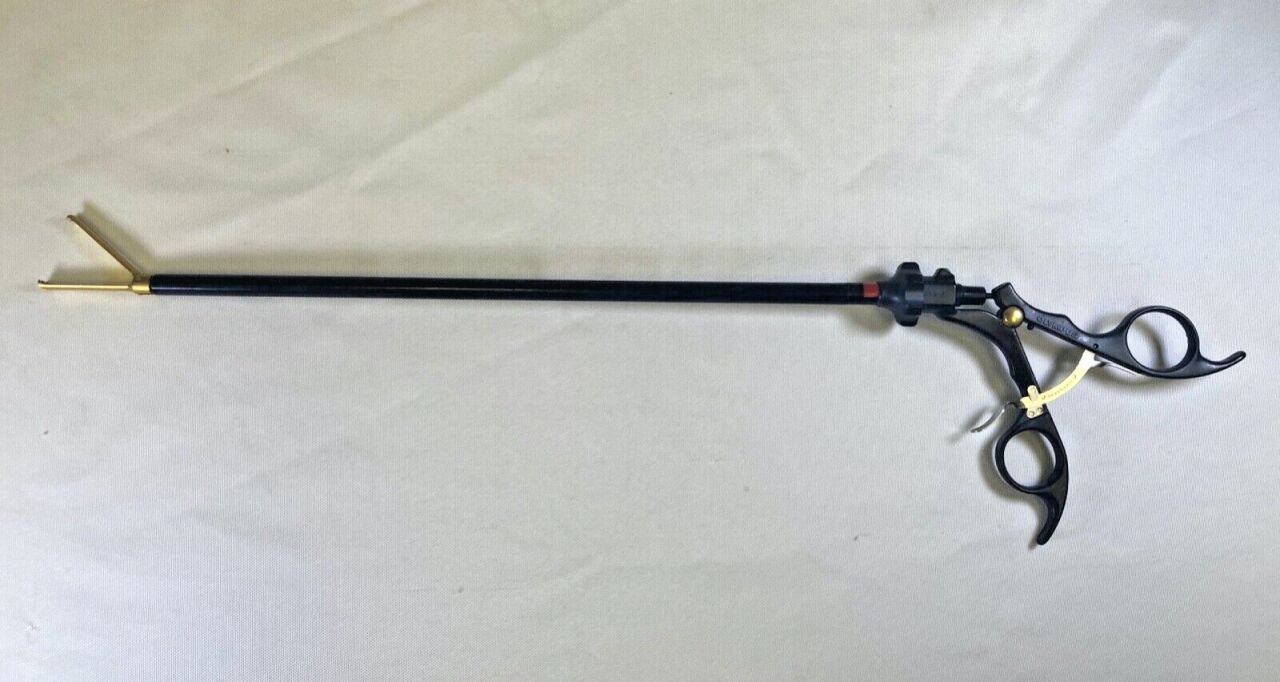 OLYMPUS A6998 Ratcheting Rotating 10mm x 36cm 2x3 Laparoscopic Claw Grasper