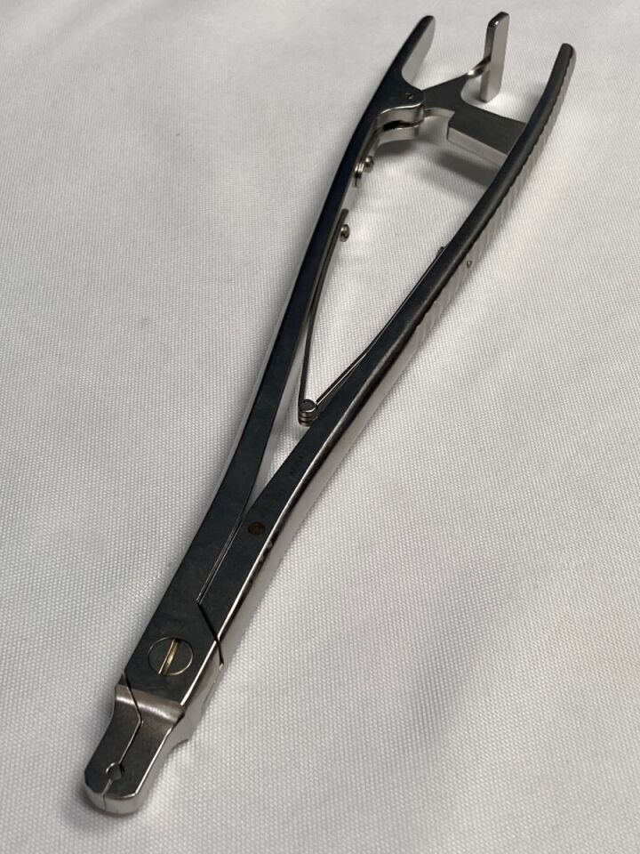SYNTHES 388.45 USS 3.5mm Bar Holding Forceps — photo 8