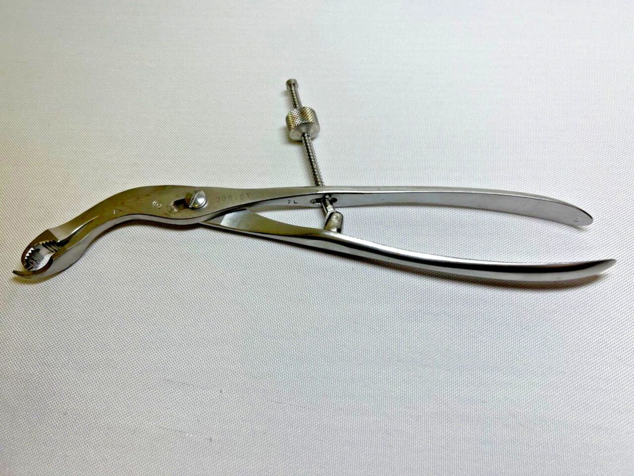 SYNTHES 398.81 Self-Centering Bone Forceps w/ Speed Lock — photo 1