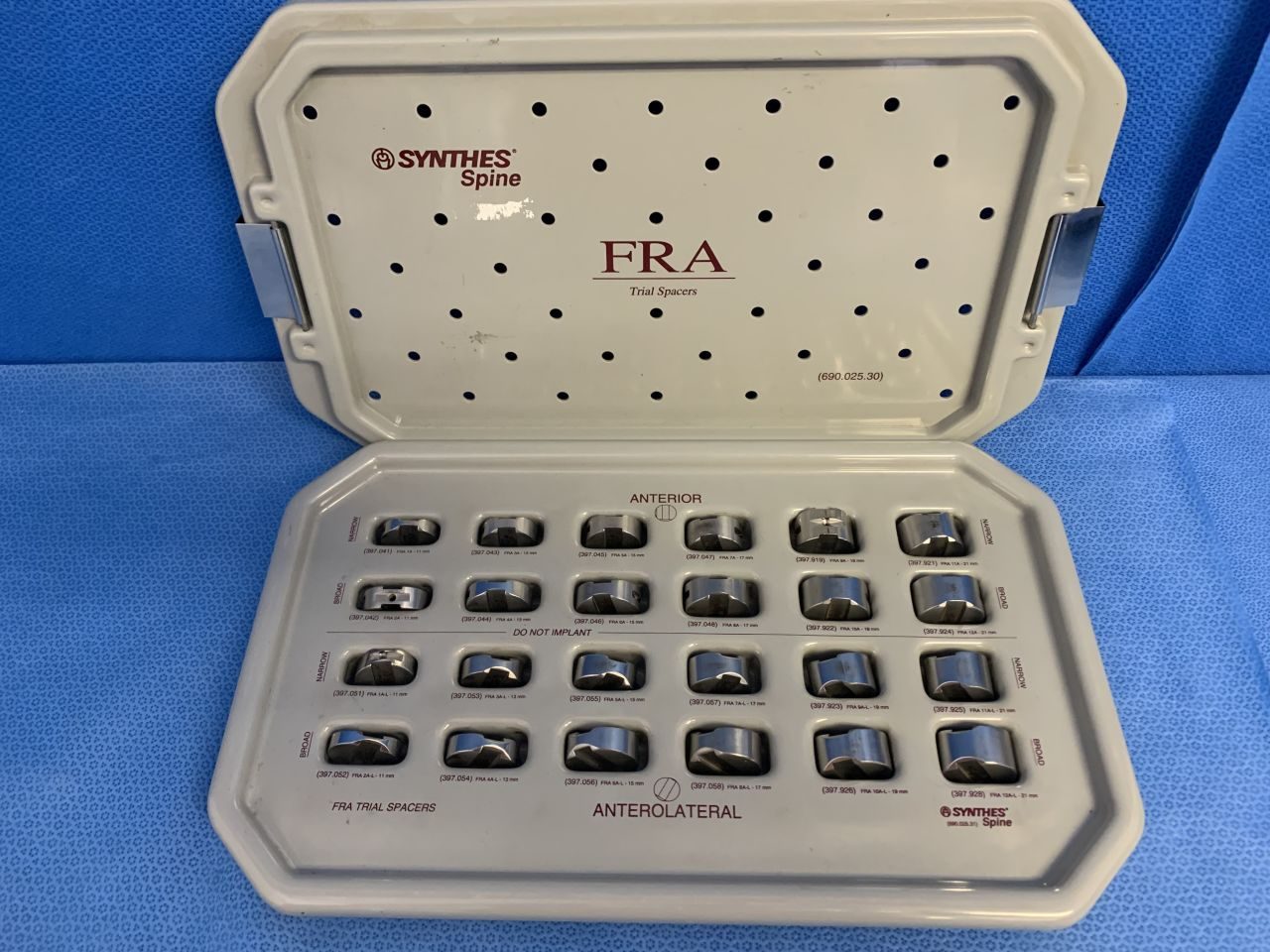 SYNTHES FRA Trial Spacers Spine System Set