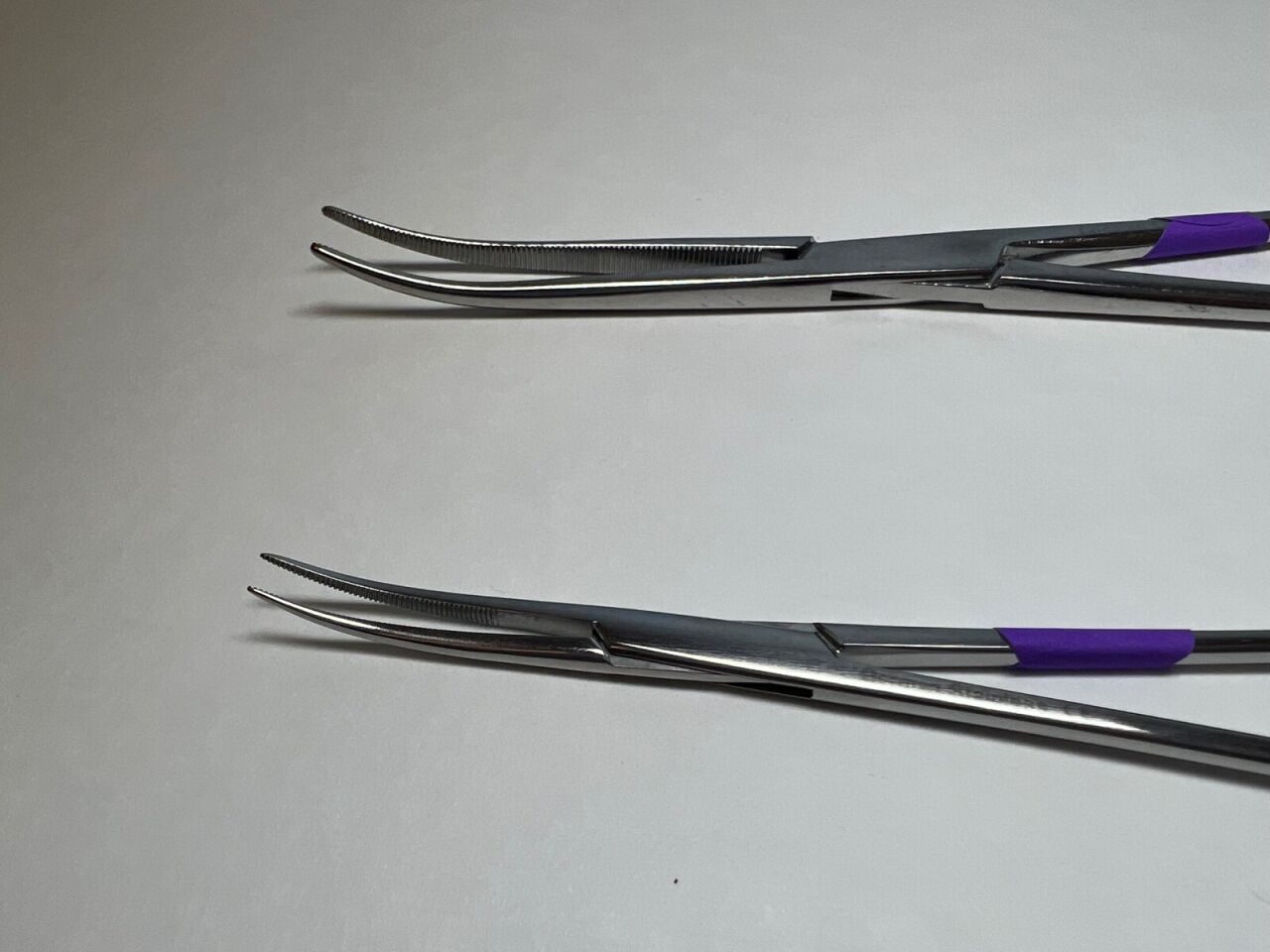 Curved Hemostatic Crile Forceps — photo 3