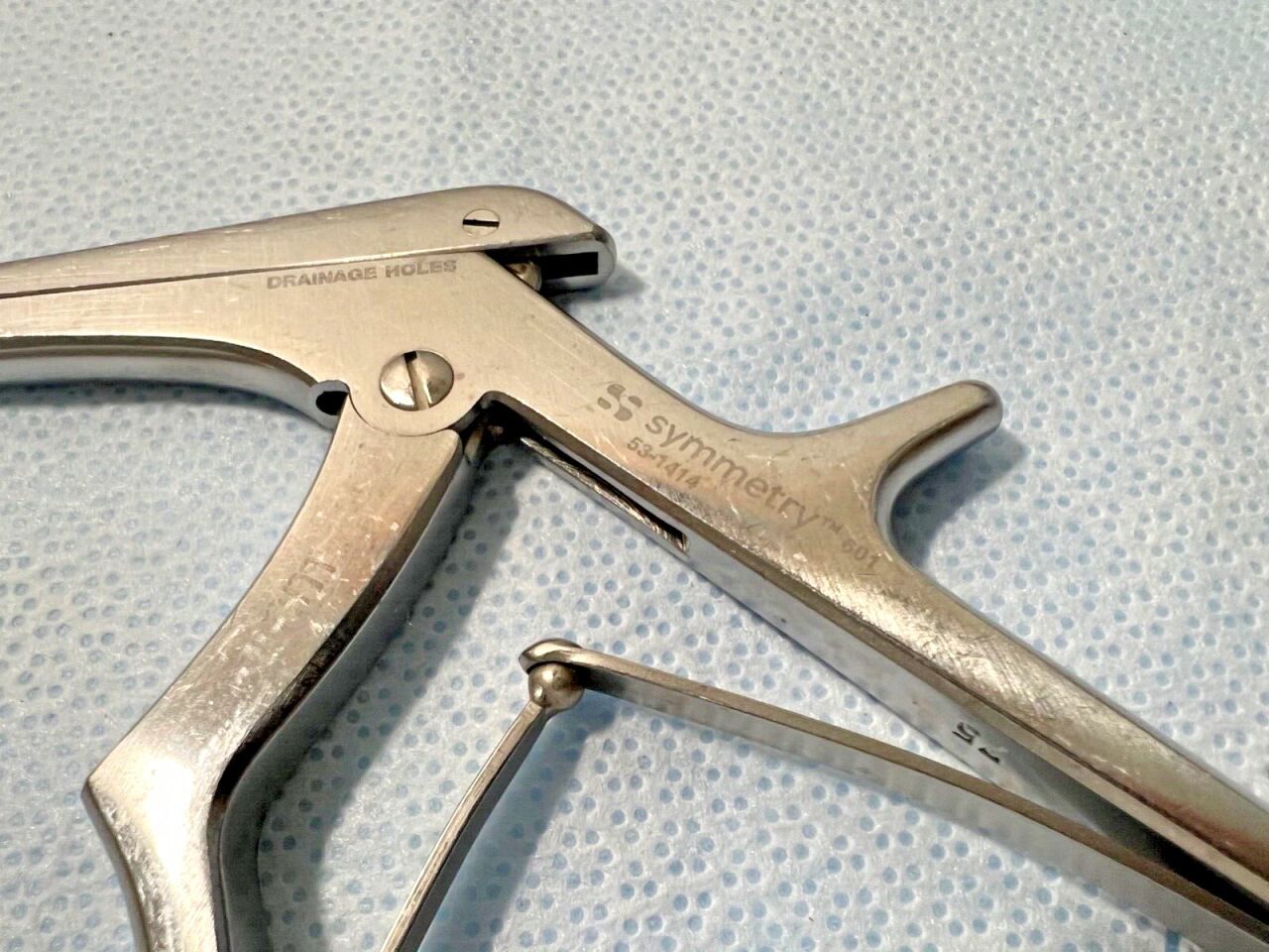 SYMMETRY SURGICAL 53-1414 8" 3mm X 40deg UpBite w/ Drainage Holes Lumbar Kerrison Rongeur — photo 2