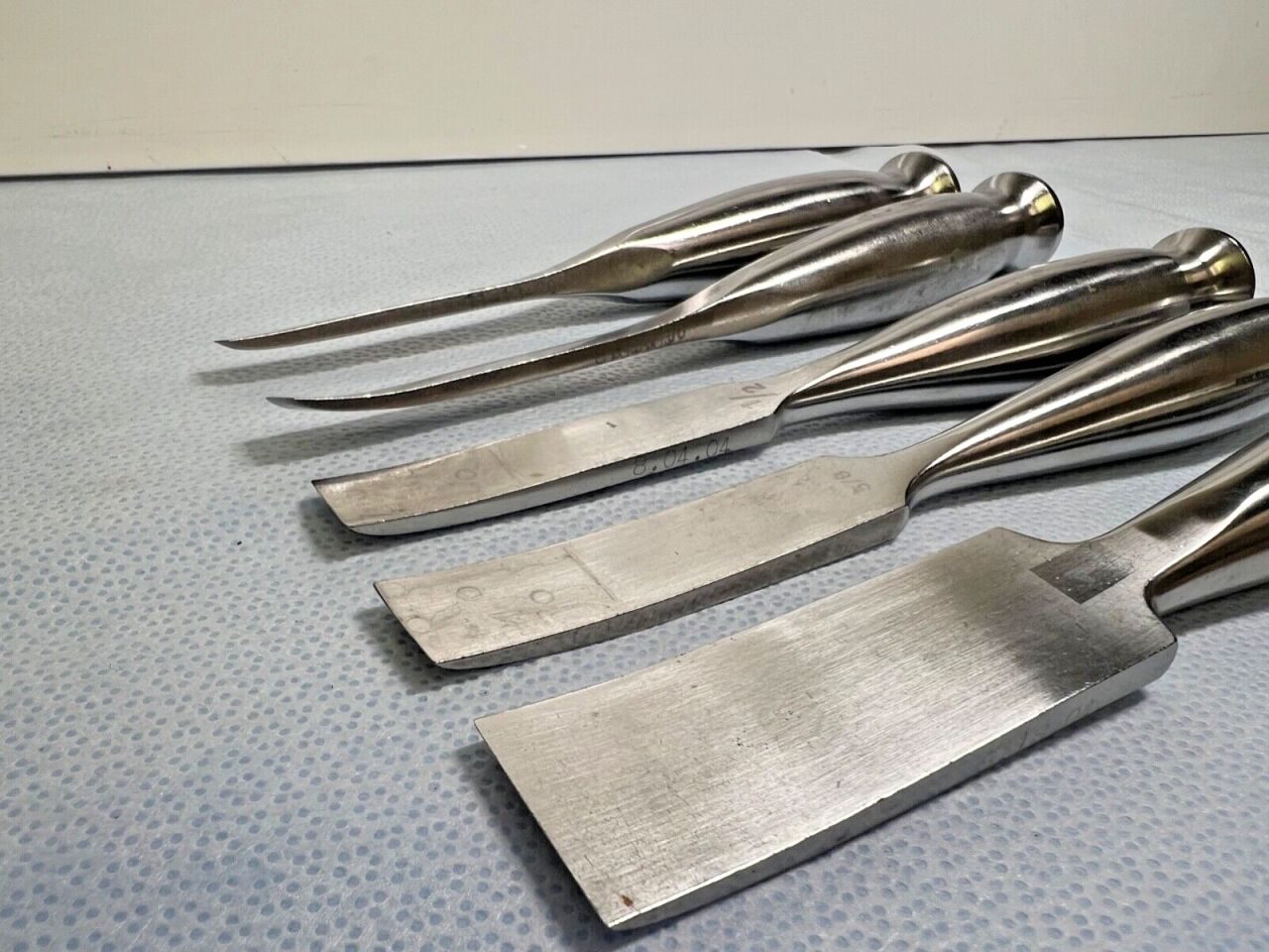 ZIMMER Various Smith-Petersen Straight Osteotomes — photo 3