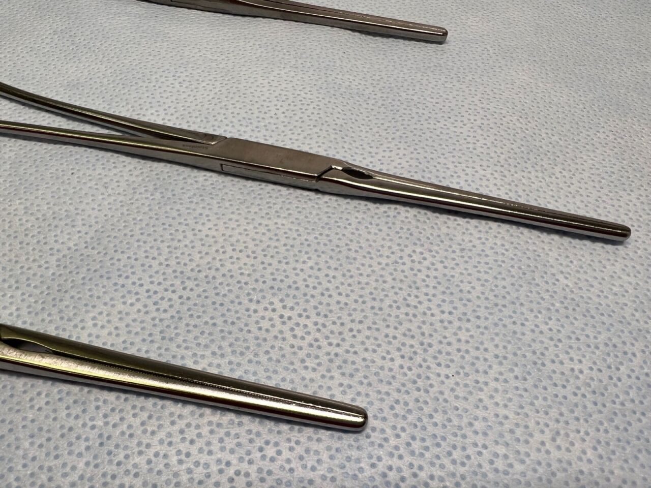 CODMAN 37-1150 Lot of 3 DeBakey Peripheral Vascular Clamps — photo 4