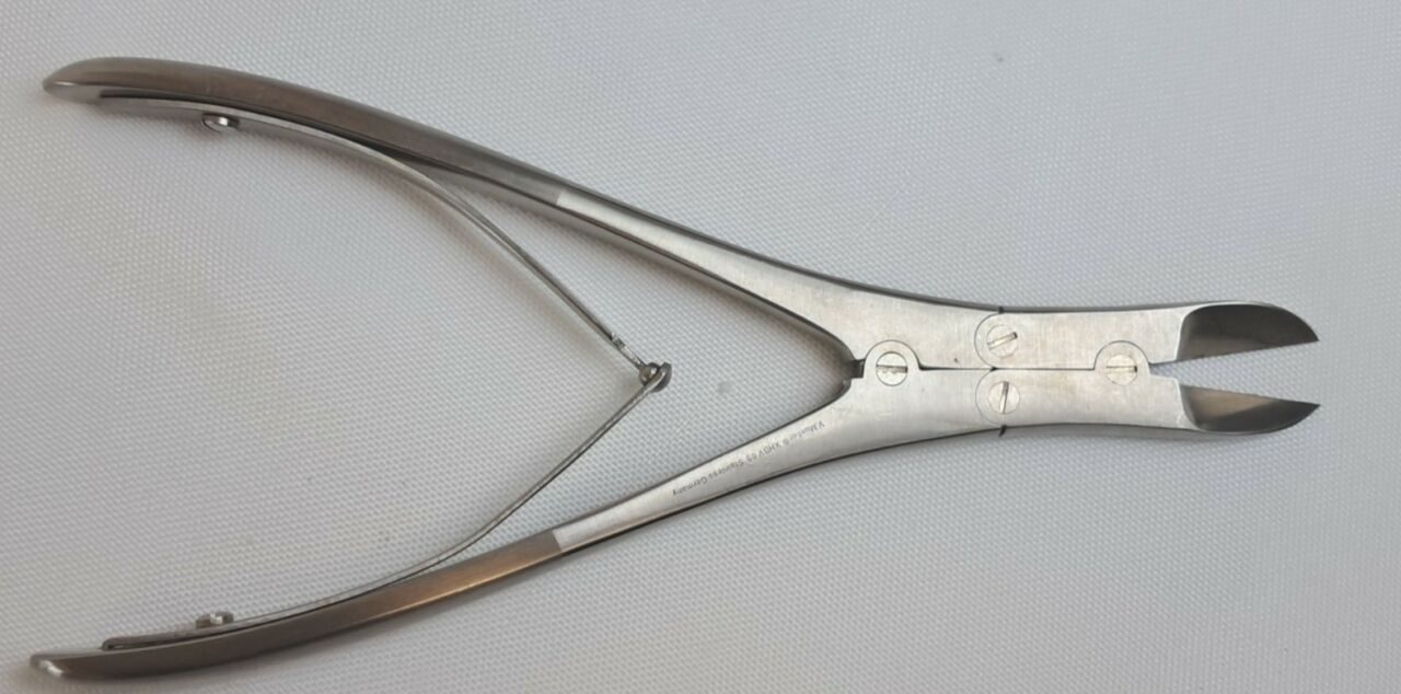 V. MUELLER XHBV 09 Bone Cutting Forceps — photo 2