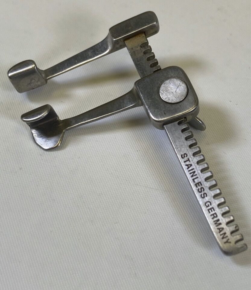 PILLING 341312 Premie Retractor Spreader 4cm Spread 6mm x 6mm Blades 1" Arms — photo 4