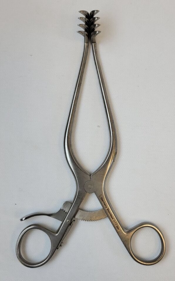JARIT 205-200 Adson Cerebellar Retractor 4x4 Sharp Teeth — photo 1
