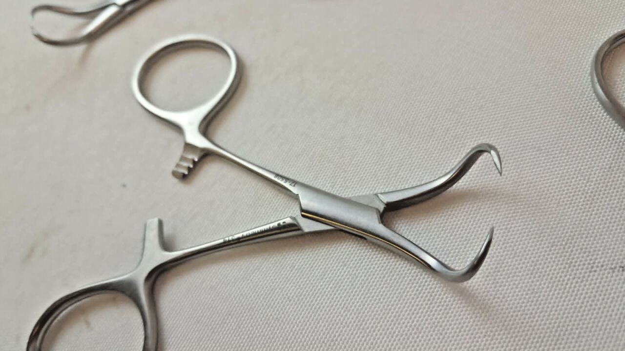 SYMMETRY 17-5508/33-5000 Backhaus Towel Clamp Sharp Tips - Lot of 5 — photo 3