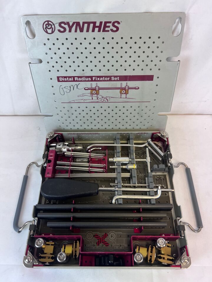 SYNTHES Various Distal Radius Fixator Set B
