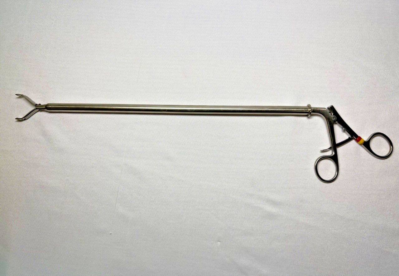 SOLOS ENDOSCOPY GI-1195 10mm Fenestrated Allis Clamp