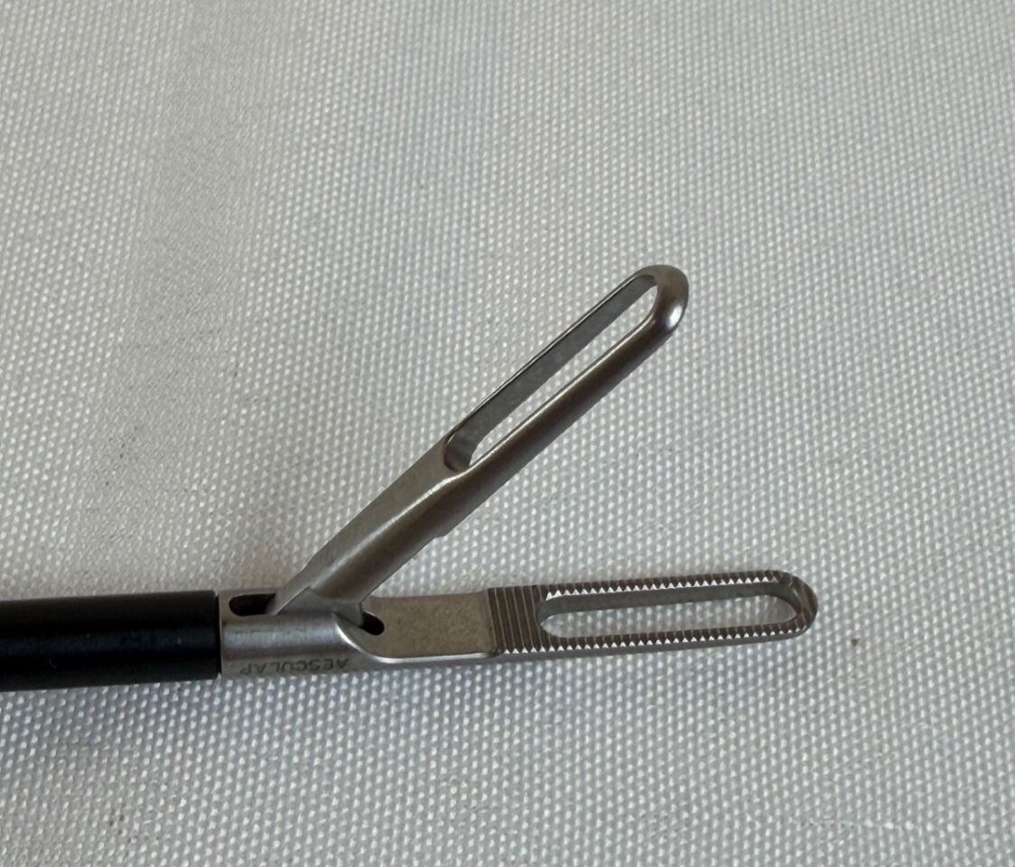 AESCULAP PO736R Laparoscopic 5mm x 31cm Ratcheting Monopolar Fenestrated Grasper — photo 6
